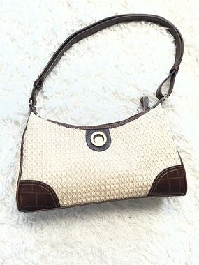 NWT CL AMERICA WOMEN PURSE Bag NWT Straw And Brown Faux Leather easy carrying